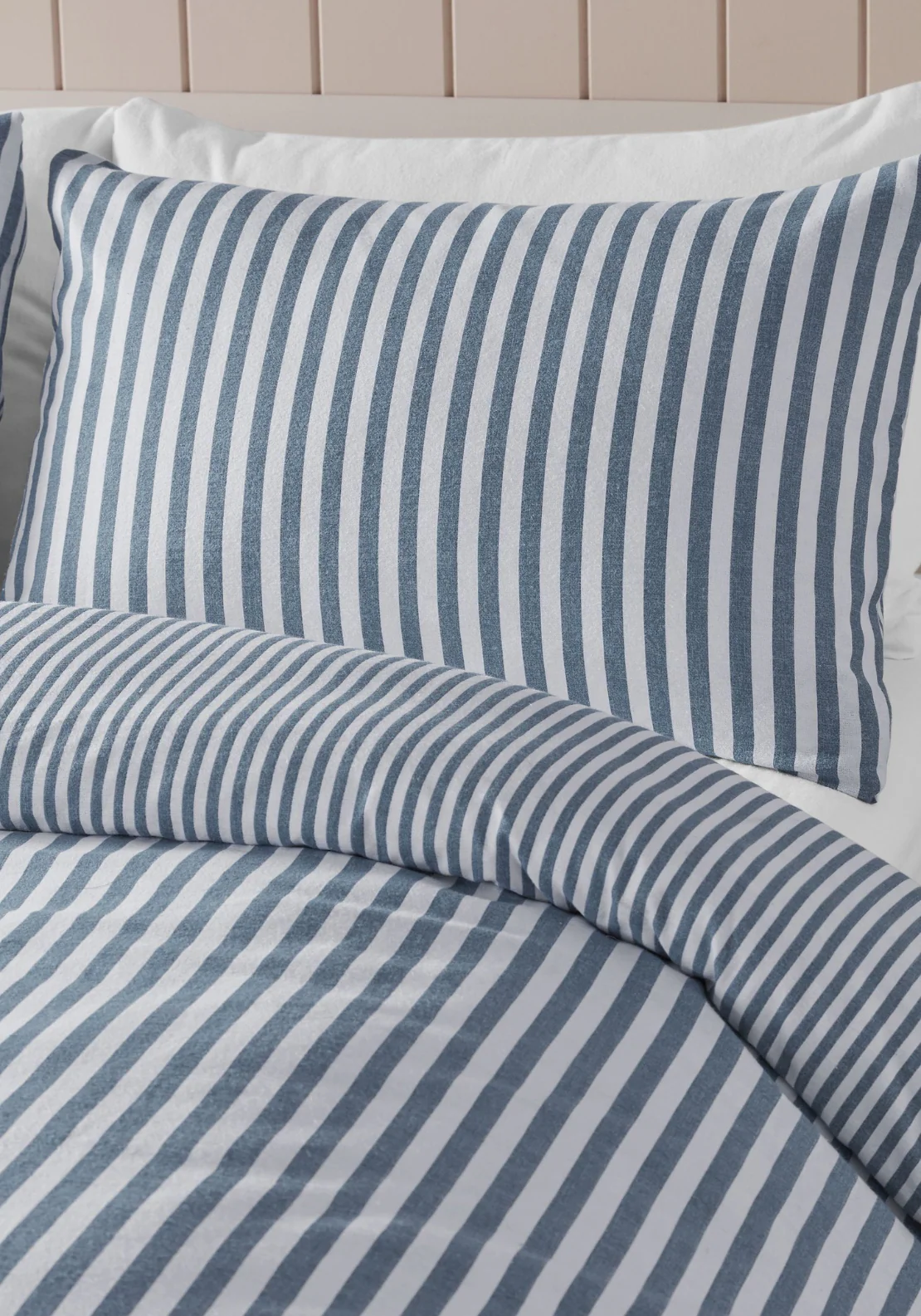 CATHERINE LANSFIELD Brushed Stripe SB Reversible Duvet Set - Blue - Image 3