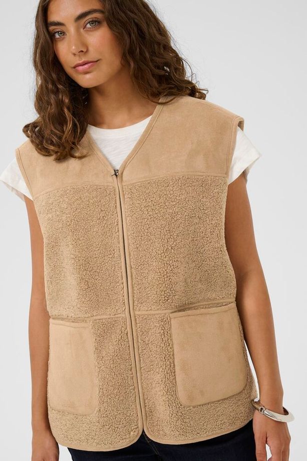CULTURE Benedicta Teddy Waistcoat - Dune - Image 2