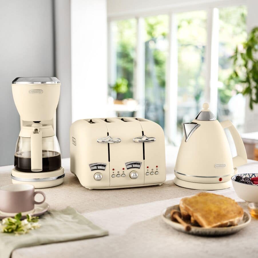 DeLONGHI Argento Flora 4 Slice Toaster - Beige - Image 5