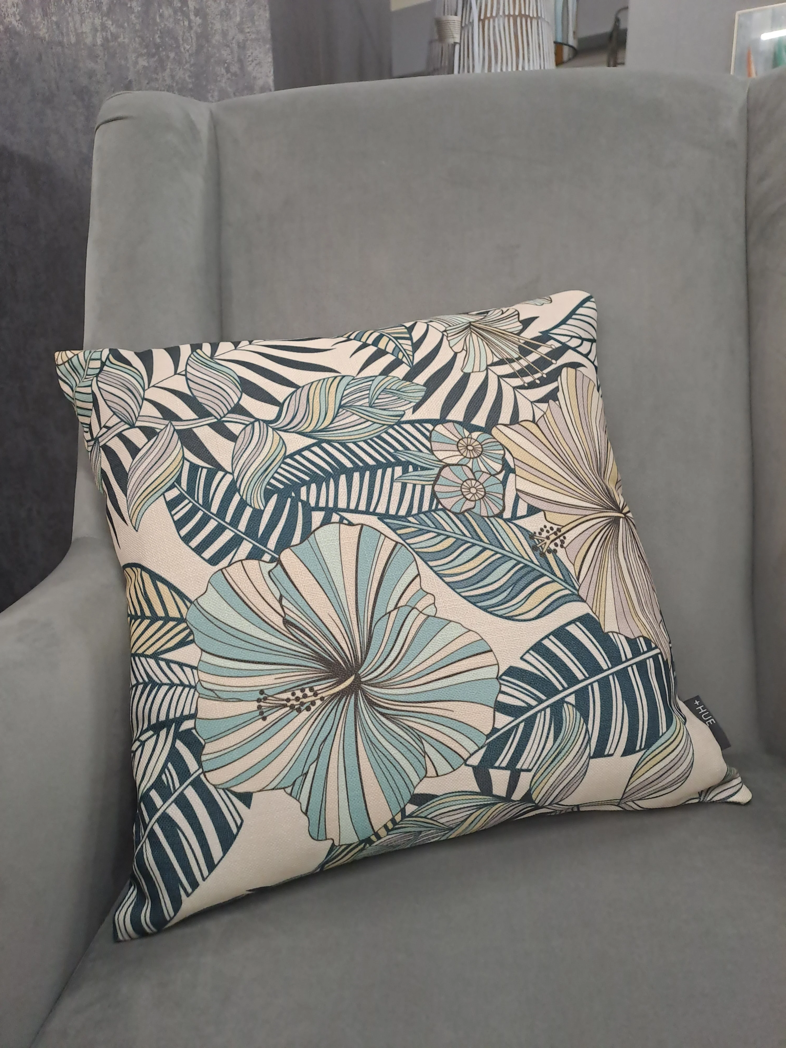 FERVOR & HUE Linen Weave Cushion - Lily Midnight