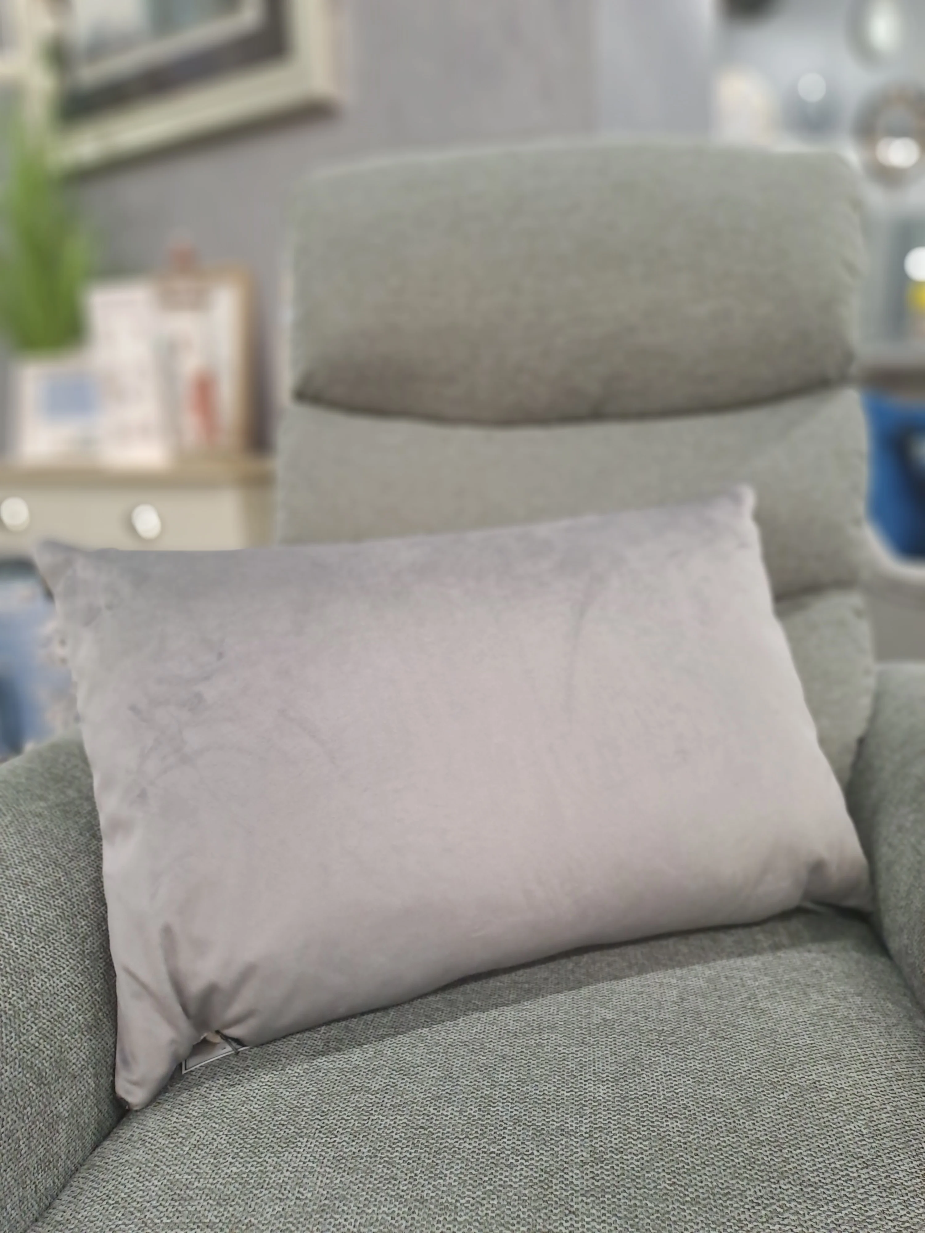 FULLSHIRE : Farah Cushion - Charcoal 60x40 - Image 2