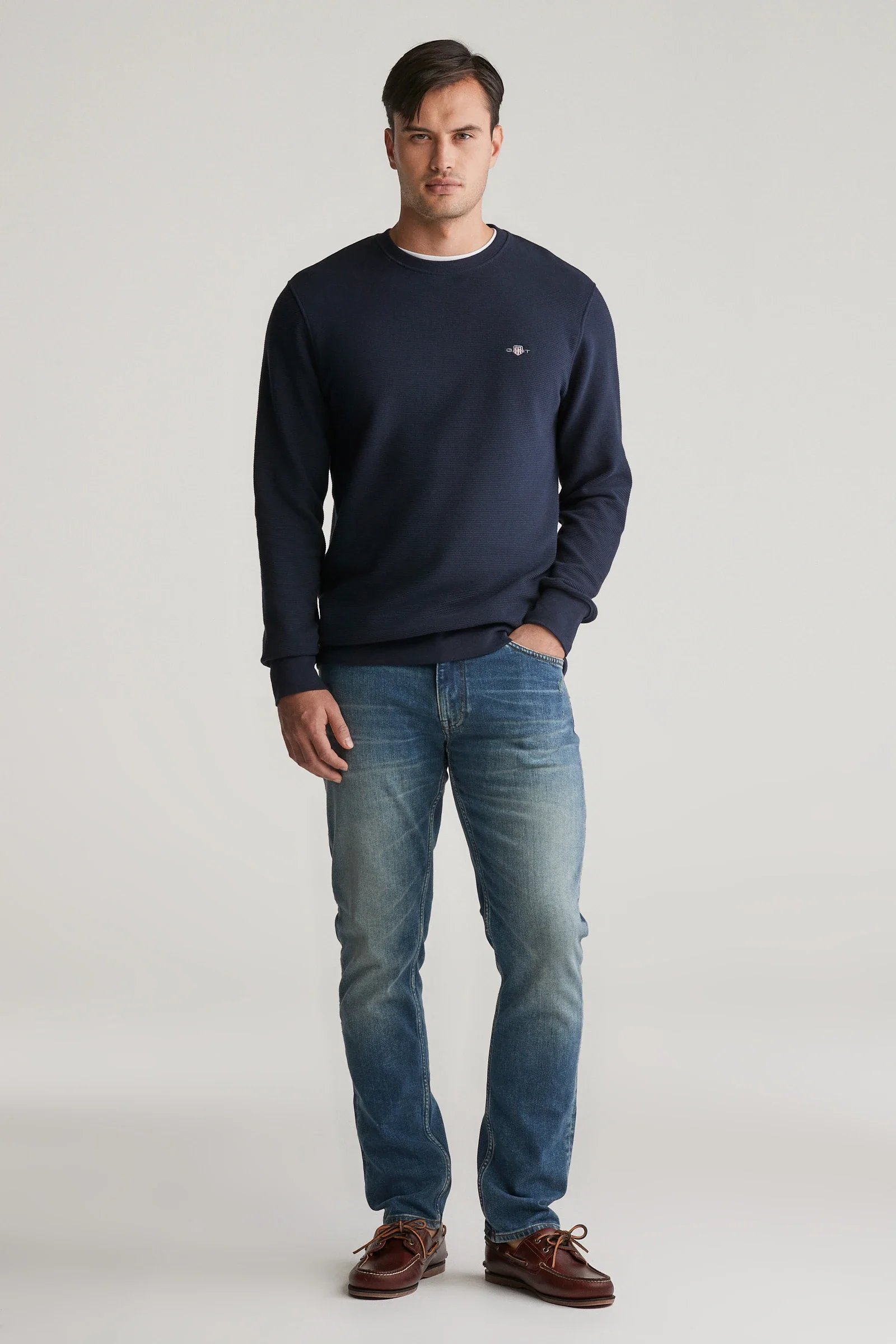 GANT Textured Crew Neck Sweater - Navy - Image 2