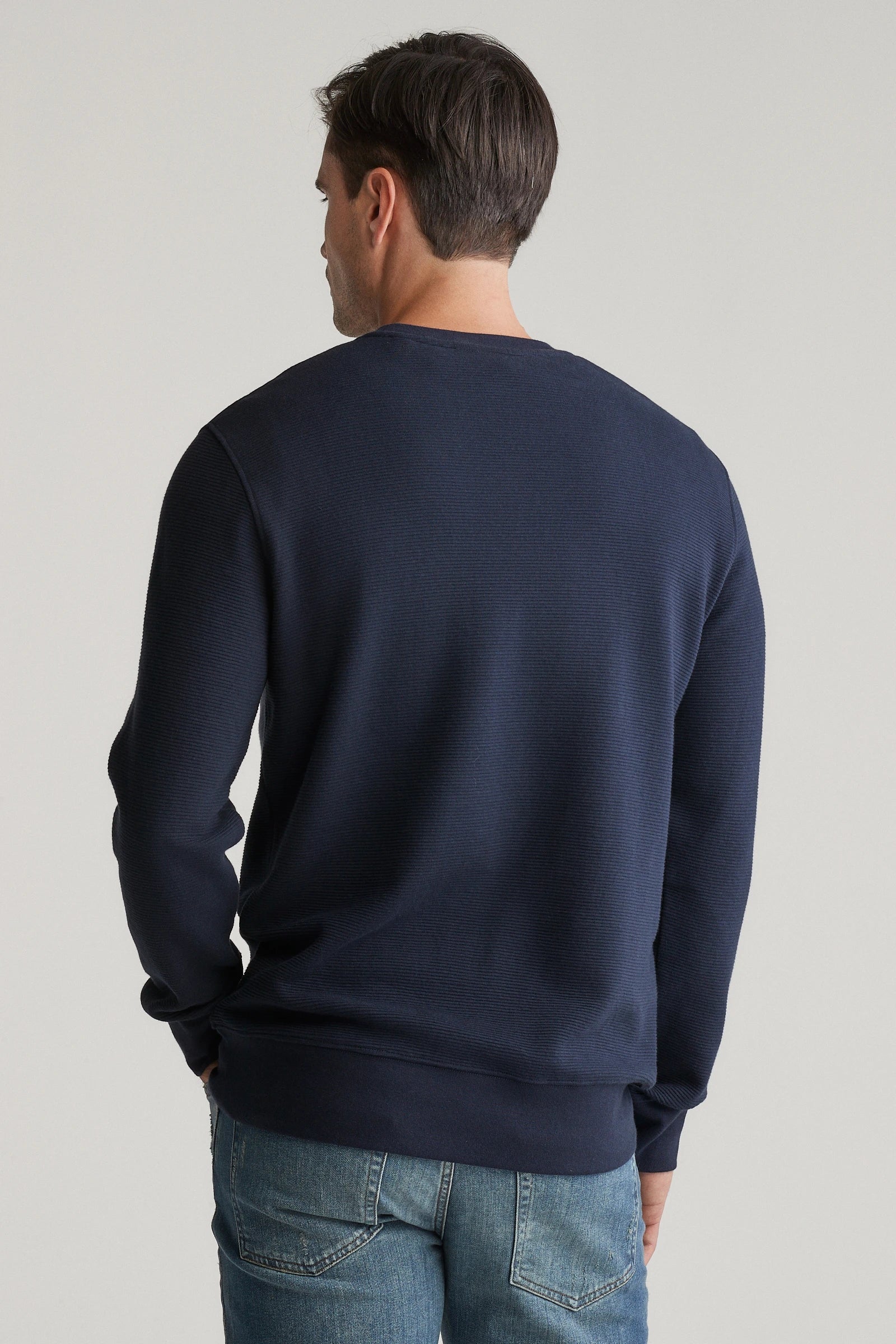 GANT Textured Crew Neck Sweater - Navy - Image 3