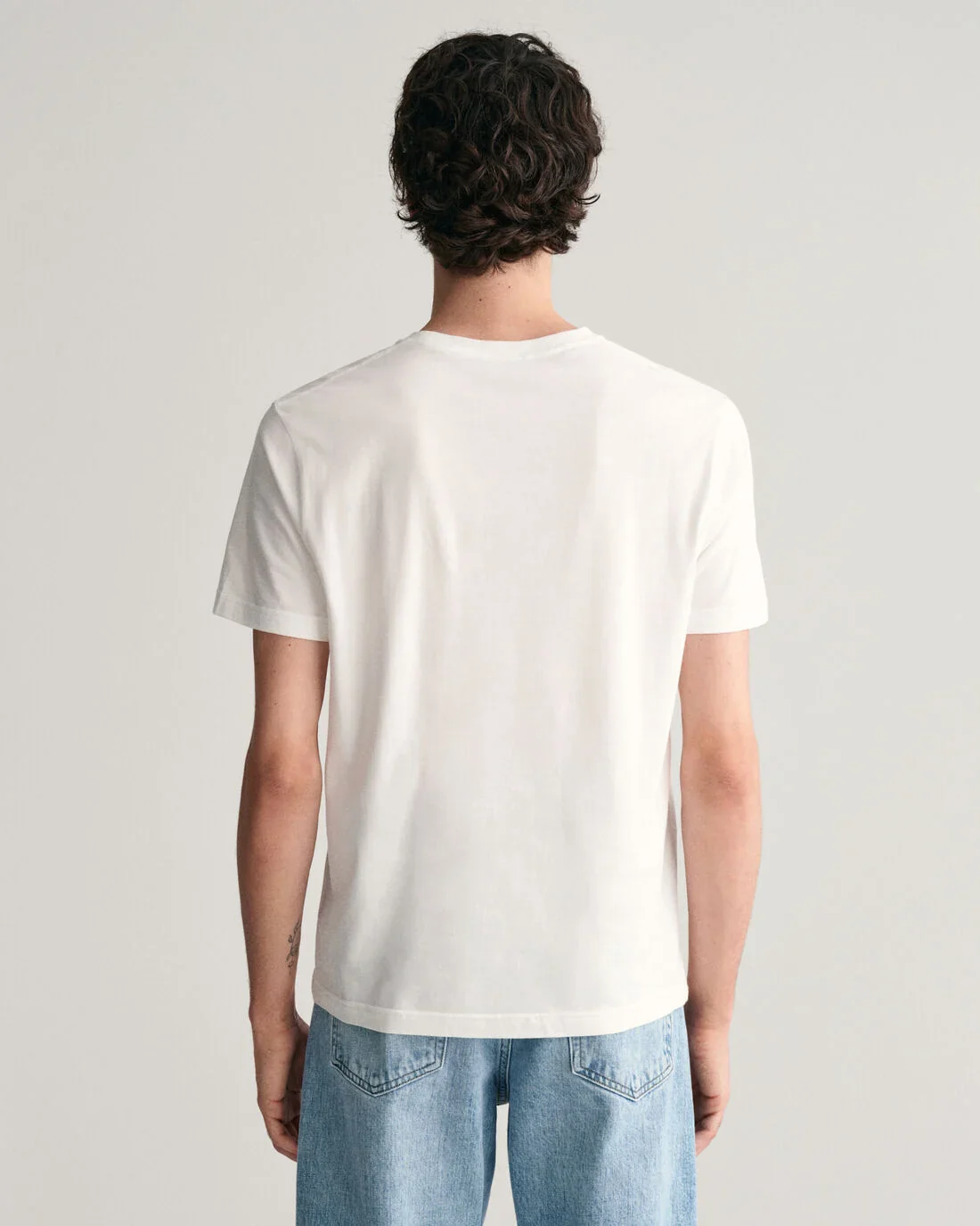 GANT Regular Shield Short Sleeve T-Shirt - White - Image 4