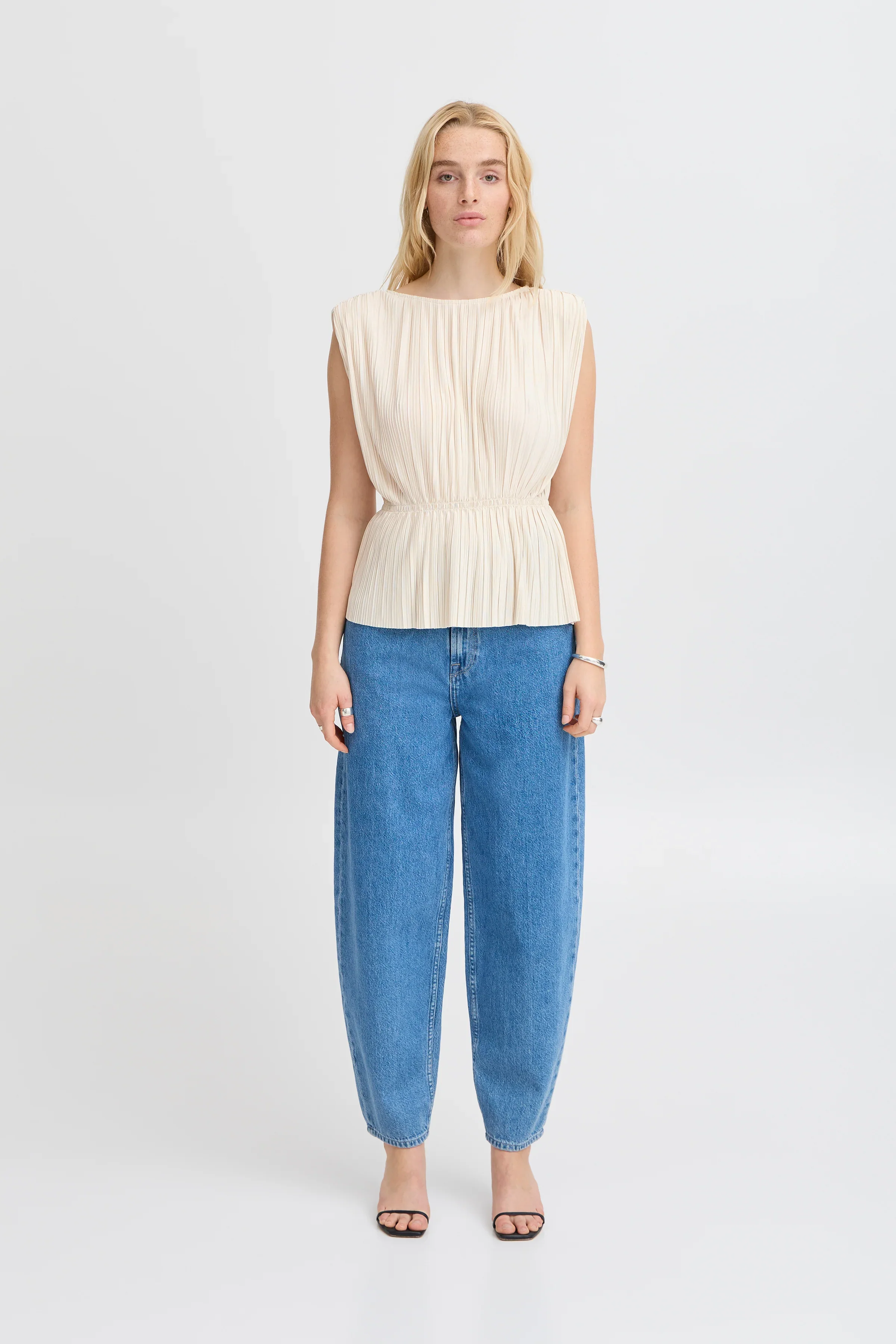 ICHI Mikala Pleated Top - Cream - Image 6