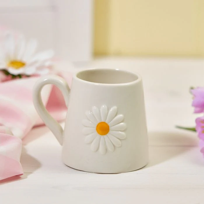 LANGS : Daisy 3D White Mug