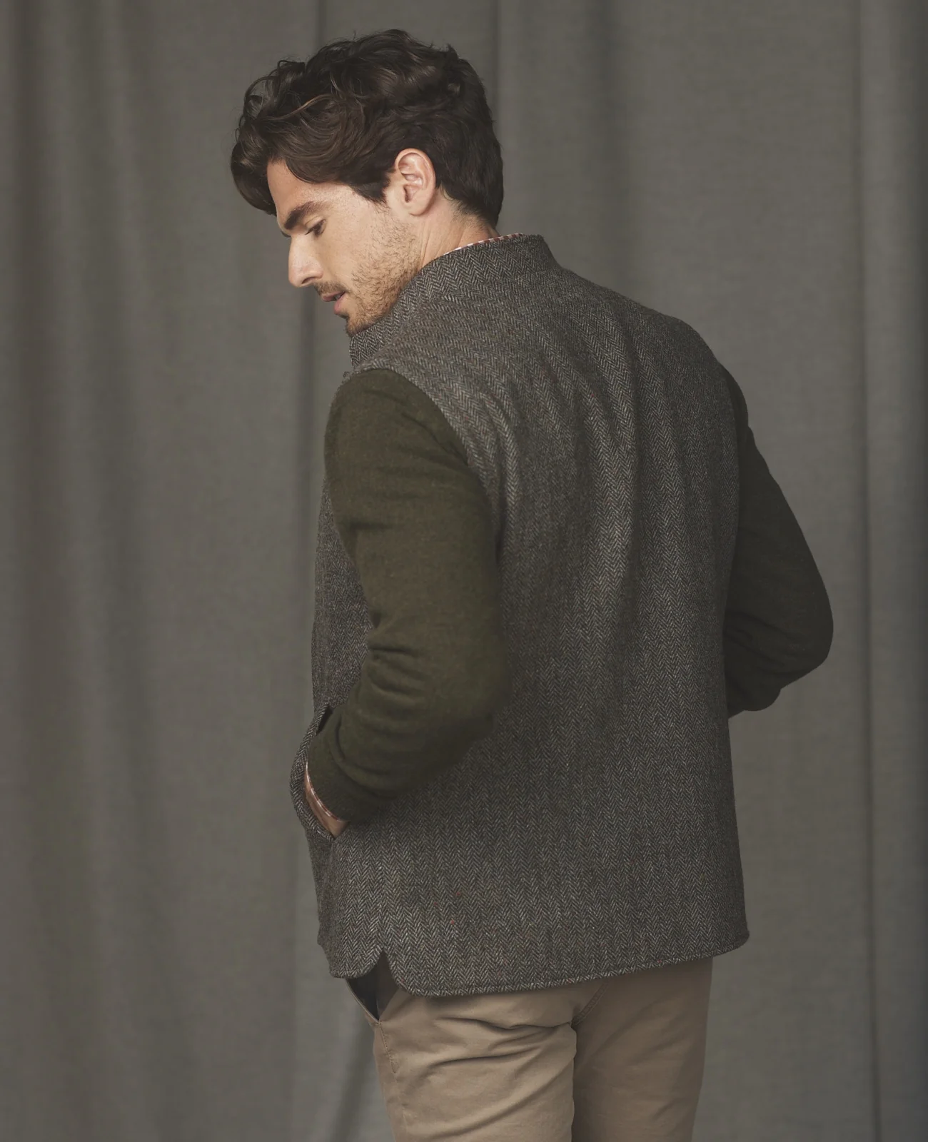 MAGEE Cavan Donegal Tweed Gilet - Earthy Green/Charcoal Grey - Image 2