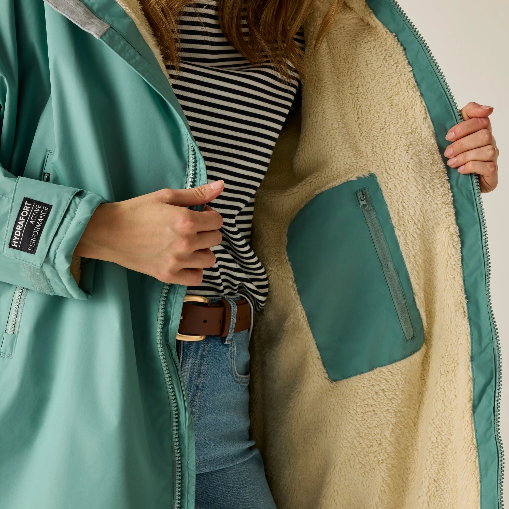 REGATTA Adult's Waterproof Changing Robe - Green - Image 6
