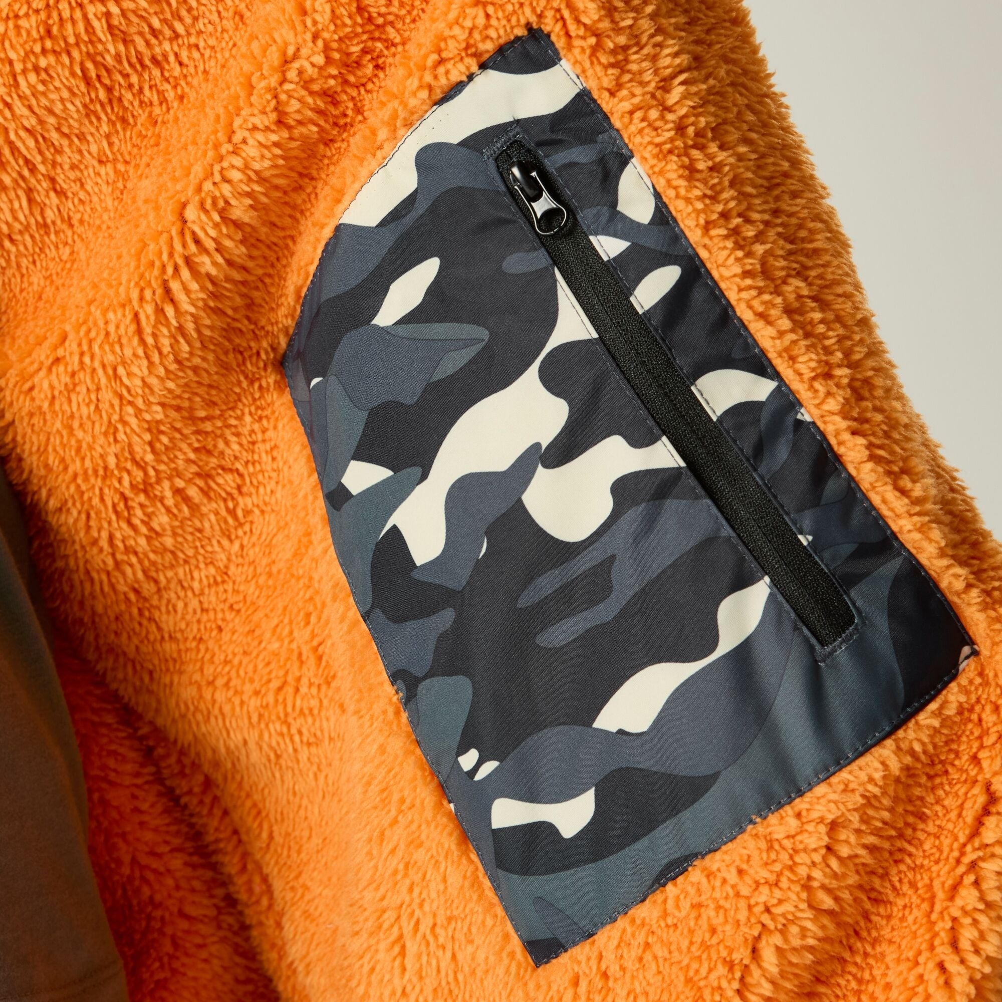 REGATTA Kids Waterproof Changing Robe - Black Camo - Image 9
