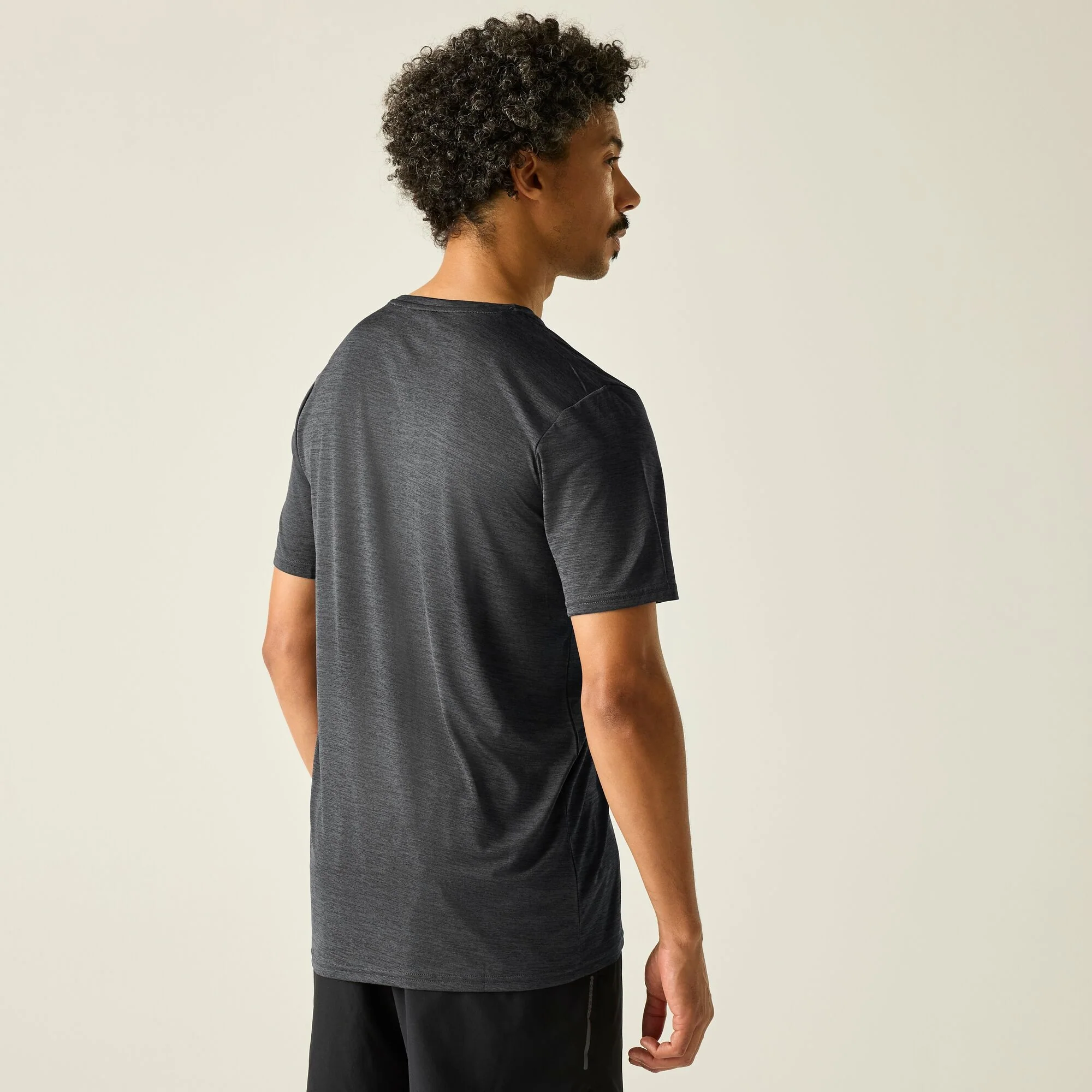 REGATTA Men's Fingal Edition Marl T-Shirt - Ash Black - Image 2