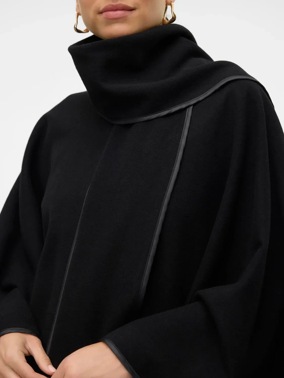 VERO MODA Naoimi Cape - Black - Image 3